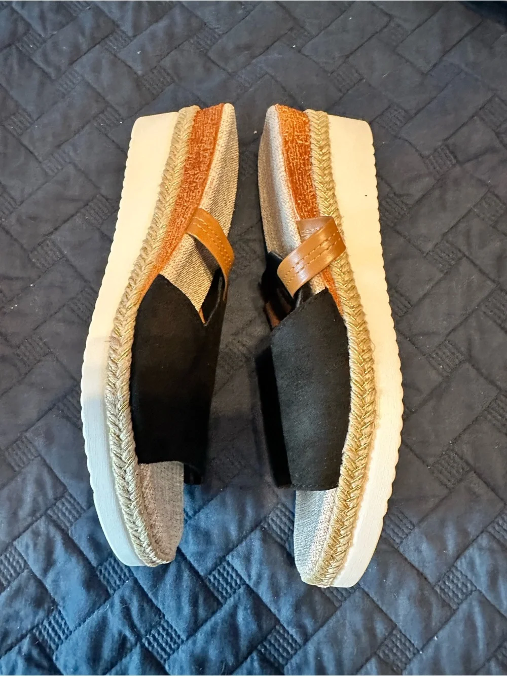 Women's Black and Tan Slide Sandals